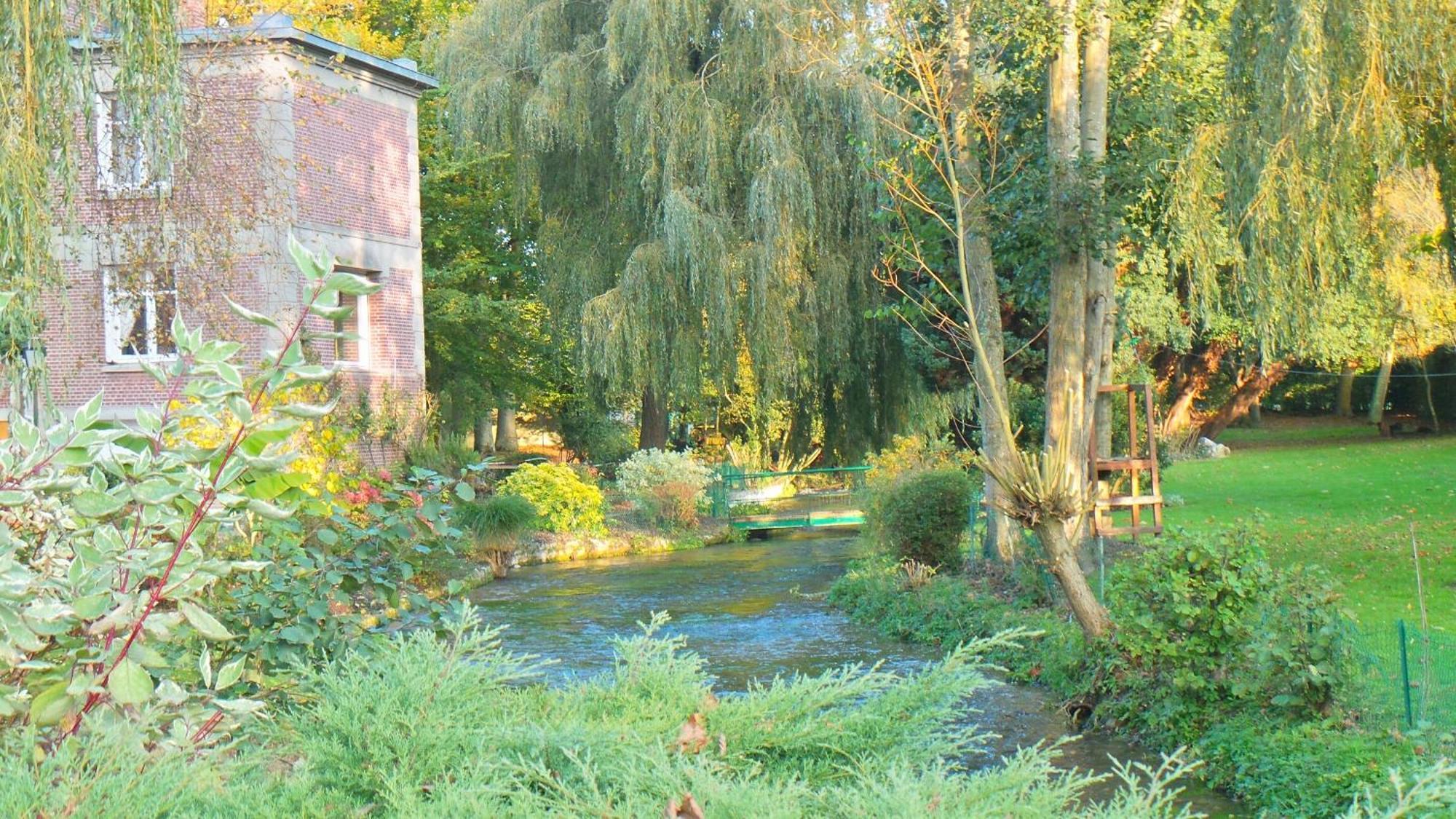 Cabanes Flottantes Et Gites Au Fil De L'Eau Colleville Bagian luar foto