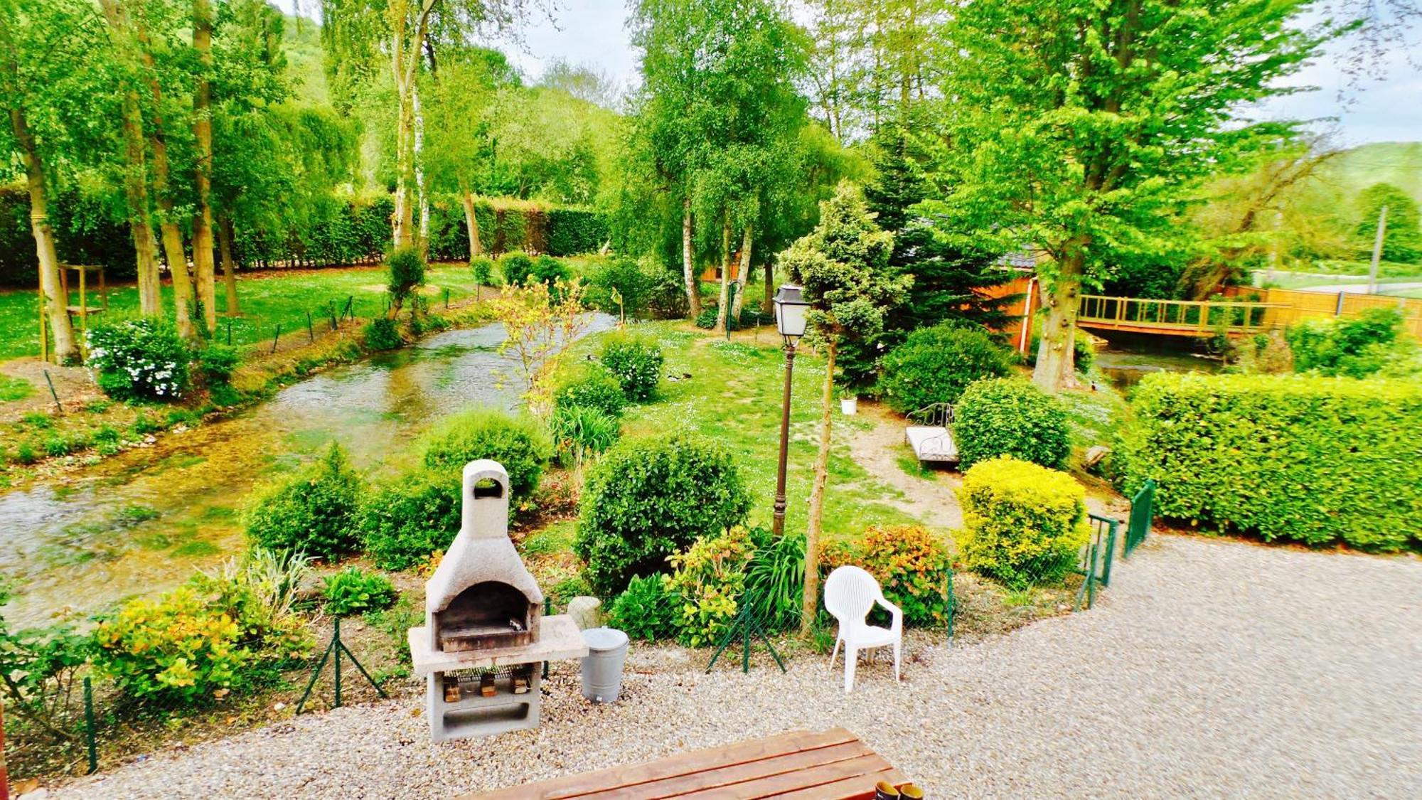 Cabanes Flottantes Et Gites Au Fil De L'Eau Colleville Bagian luar foto