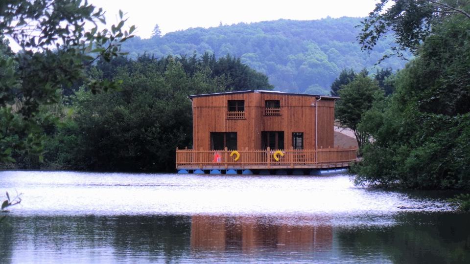 Cabanes Flottantes Et Gites Au Fil De L'Eau Colleville Bagian luar foto